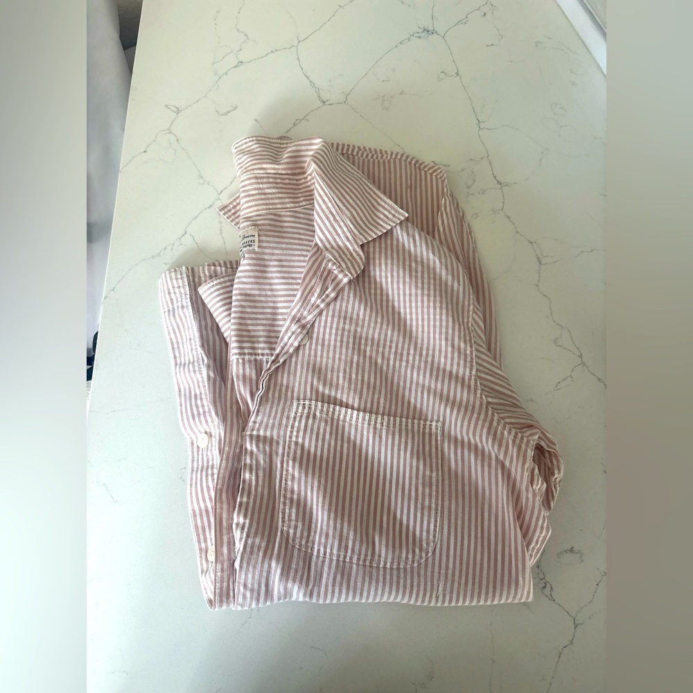 Women’s Spring/Summer Striped Button-Up Shirt in Light Pink and White